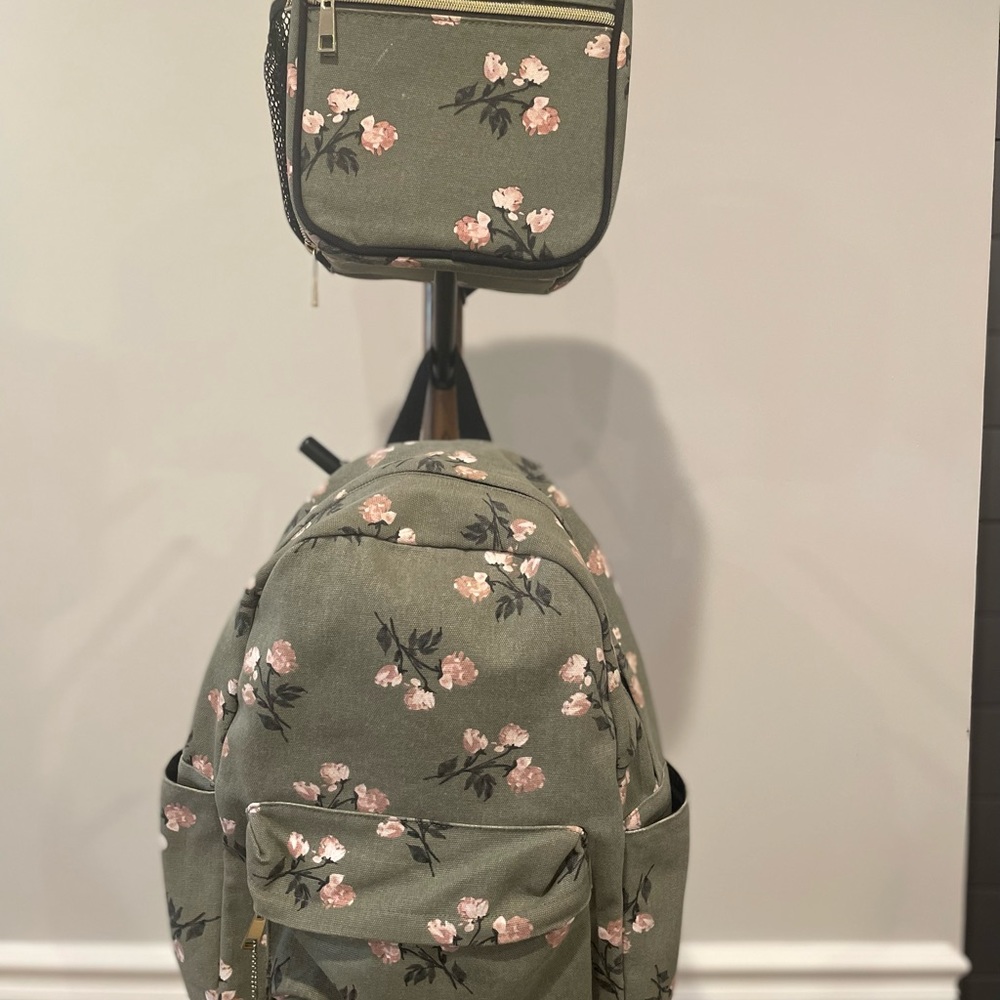 Pottery Barn Teen Emily Merritt Backpack and lunchbox set
